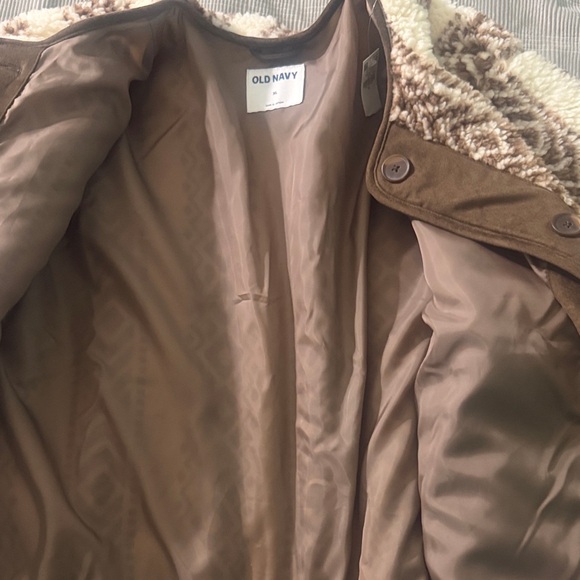 Old Navy Button-Front Brown and Cream Sherpa Jacket - Picture 4 of 5